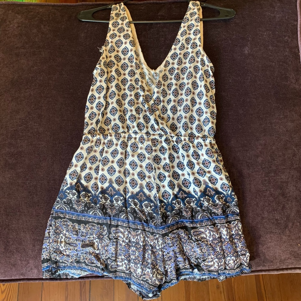 White and blue patterned romper, Size Small